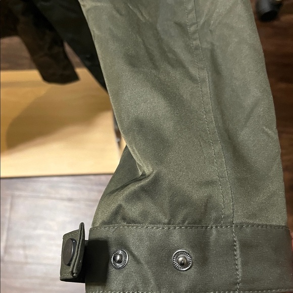 Banana Republic Men's Dark Green Raincoat - Picture 6 of 7
